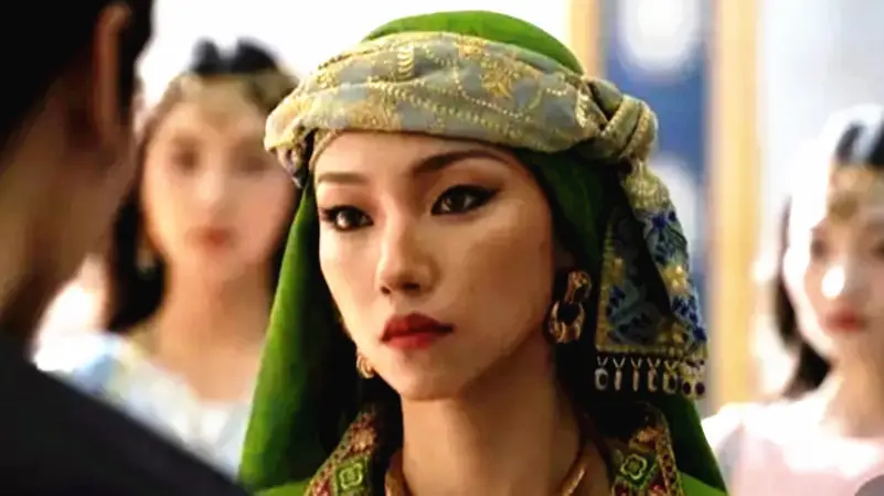 納爾納茜在《長安的荔枝》劇中扮演東方胡人商會會長角色。圖／取自搜狐
