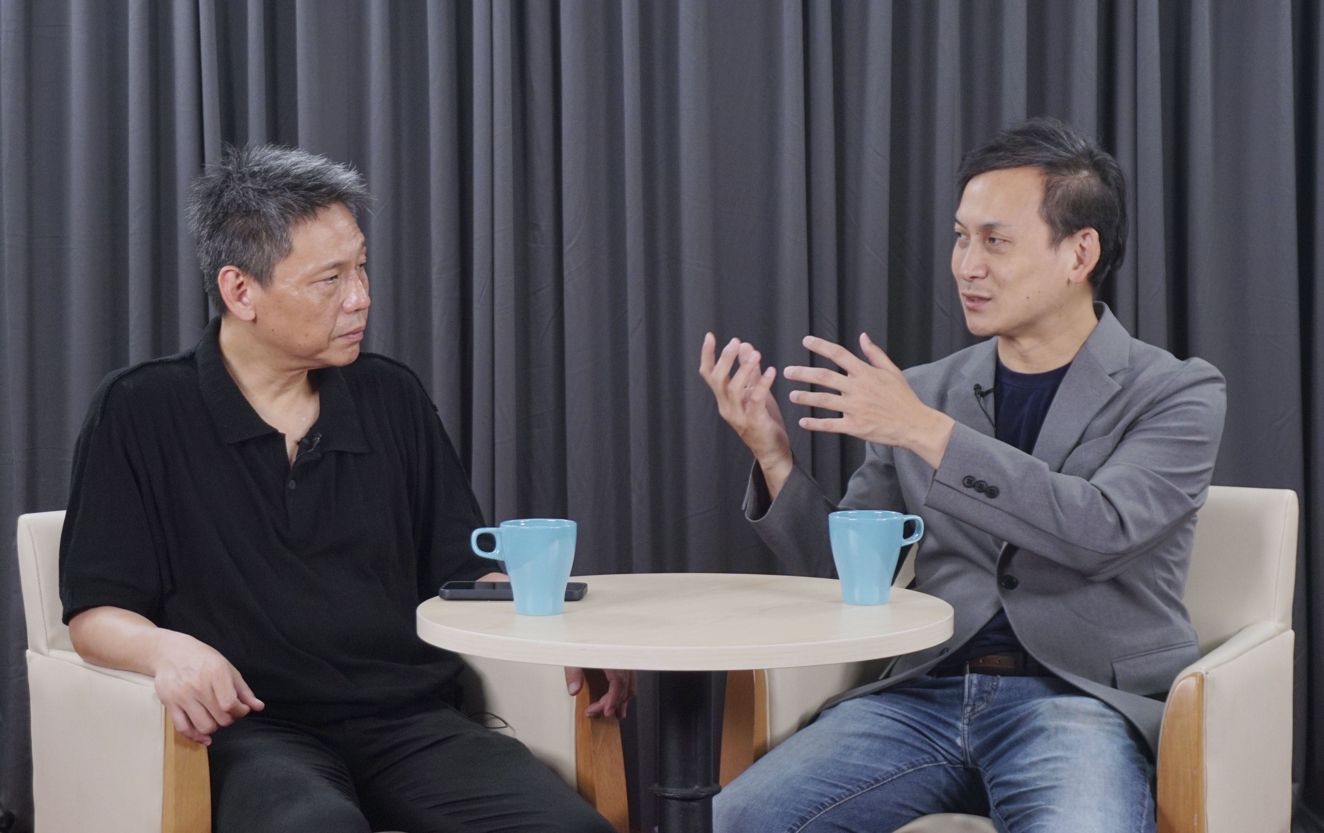 國民黨立委葉元之（右）與謝寒冰（左）。圖/記者梁鴻欣攝