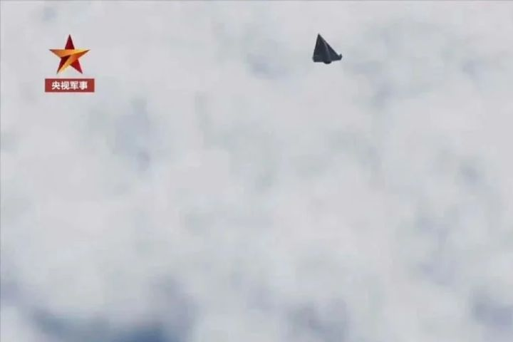 央視首度曝光無偵-8飛行畫面　三角翼無人機　負責高超音速偵察