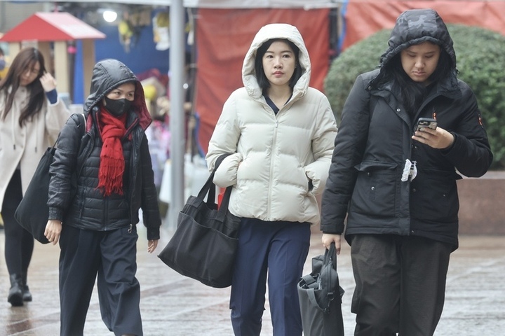 白天起漸回溫迎風面仍有局部降雨　周五晚冷空氣接力北部濕冷轉乾冷