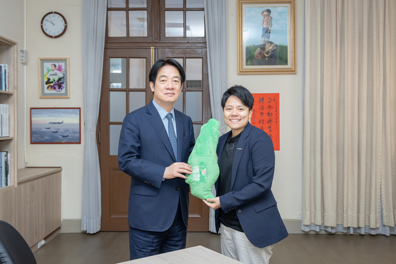 總統賴清德接受網路節目「敏迪選讀」的專訪在17日播出；賴清德強調，必須尊重中華民國存在的事實。圖/中央社