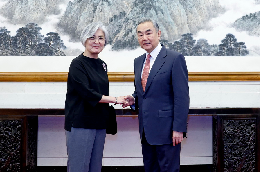 戰狼外長也對美溫情喊話 王毅呼籲中美應先在亞太地區實現良性互動