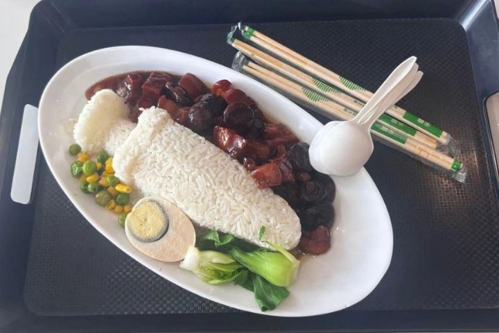 湖北省博物館「越王勾踐劍飯」造型吸睛 口味爭議