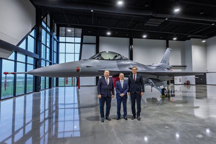 首架F-16 Block 70完成驗收飛行　國防部：今年可望啟動返國作業