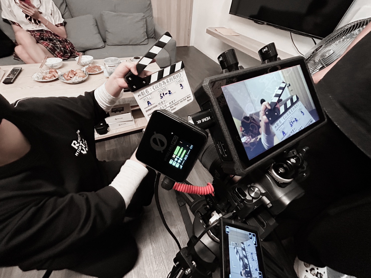 開拍最令人期待的「打板」畫面，象徵新故事正式開始。圖/台藝大進廣系學會提供