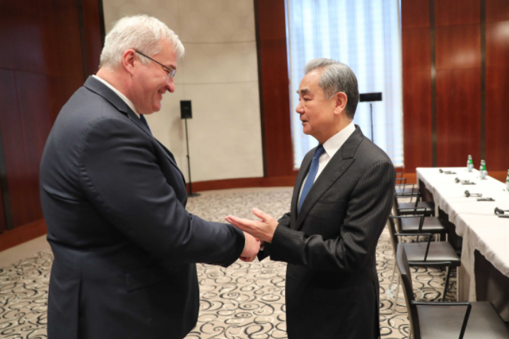 態度轉彎！烏克蘭改口肯定陸方「促和角色」　牛彈琴：別再向美國遞投名狀