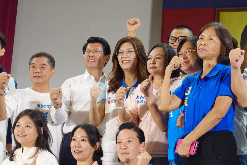 【梅花評論】九合一選情緊繃    藍白老戰術須翻篇