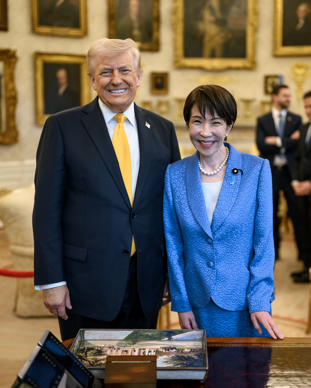 伊朗外長阿拉格齊正與日本協商允日商船通過荷姆茲，他可能不知前往白宮見川普（左）的日本高市早苗，在白宮也指責伊朗朗，且贊成美國的行動。圖／取自The White House﻿　FB