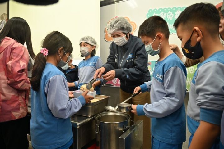 【梅花專論】台灣進入人口負成長下的制度考驗