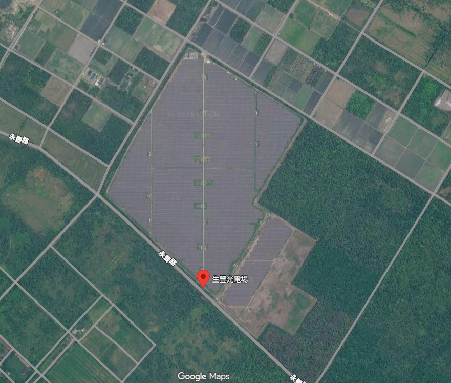 有網友貼出花蓮鳳林鎮「生豐光電廠」光電板照片。圖/取自Google Maps網頁