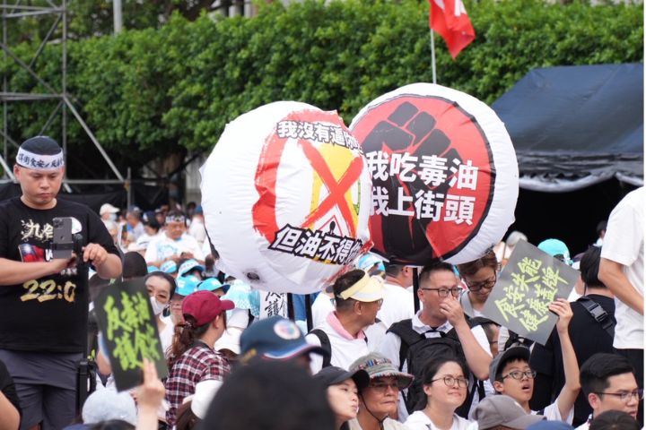 柯志恩指出,人民站上凱道,不是單純反對某個政黨,而是希望執政者了解,人民不是沉默、不是健忘,更不是可以被輕易敷衍。圖/記者陳思豪攝