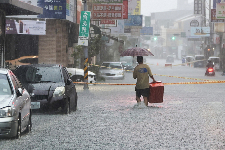 天氣持續不穩定台東屏東留意大雨　周三後水氣逐漸減少