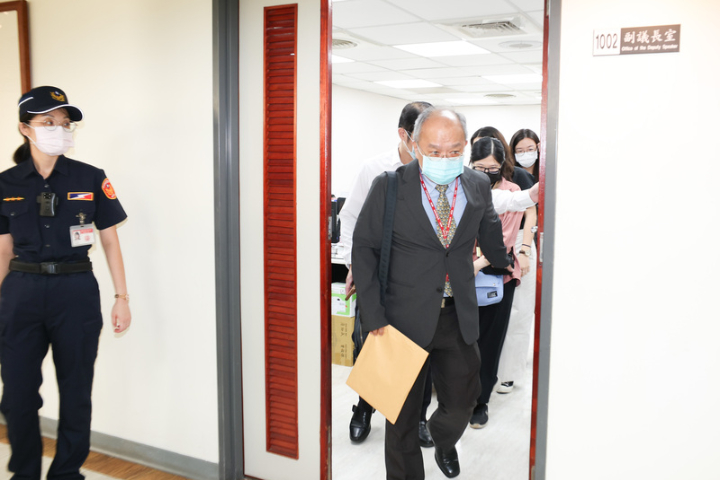 國民黨台北市議會副議長葉林傳的議會辦公室31日突遭檢調搜索，案情仍待檢調對外說明。圖/取自中央社