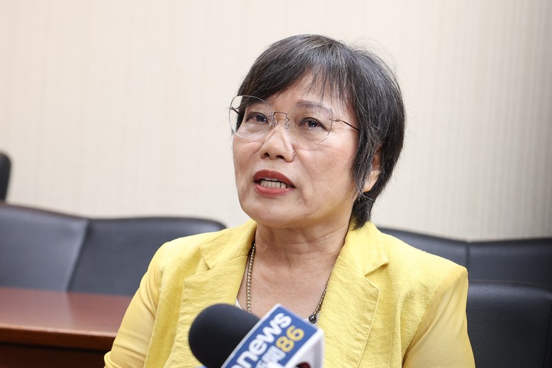 內政部長劉世芳（圖）11日表示，民眾黨不分區排名15的陸配李貞秀，依國籍法規定，希望在就職1年內放棄其他國籍。圖/中央社