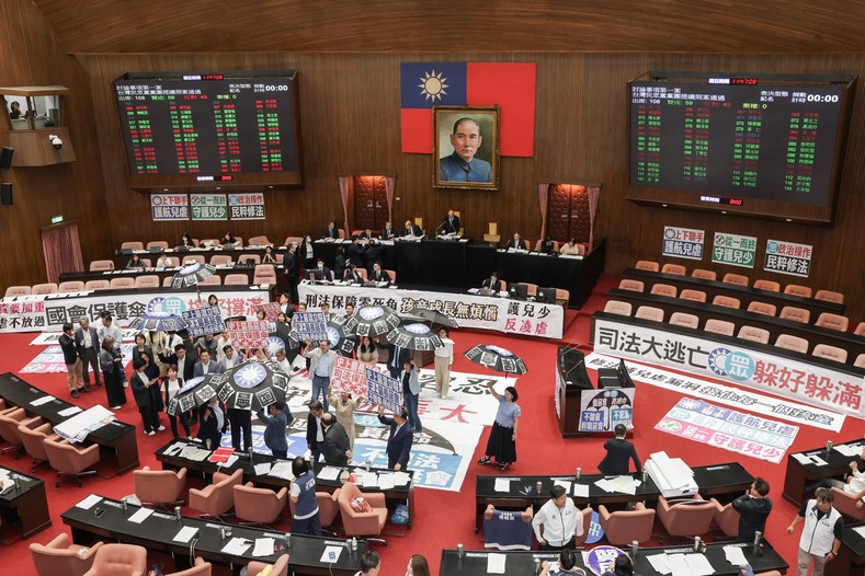 史上最長會期！立院表決通過延會至8/31