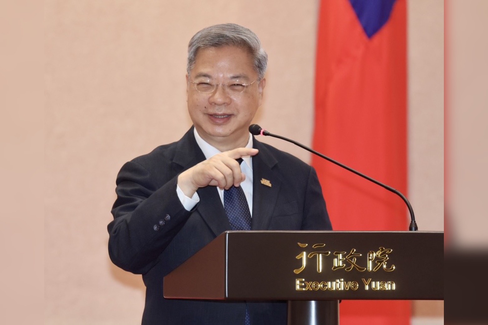 要立委填表單選拜會時間 新任經濟部長龔明鑫道歉了