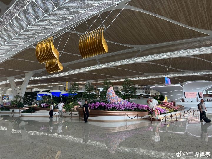 廣州白雲機場T3航站樓，設計時尚極具現代感。圖/取自圭峰禪宗微博