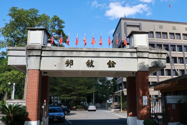 【梅花專論】公務人員考績法制的虛與實