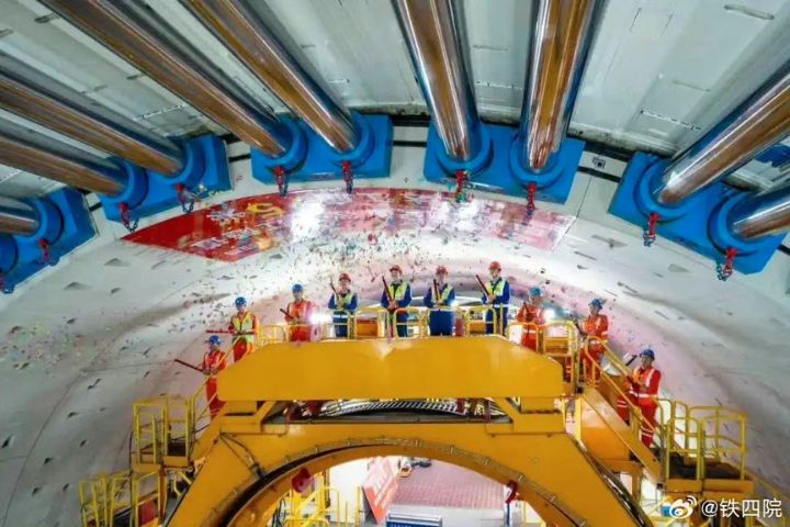 渝廈高鐵是大陸「八縱八橫」高速鐵路網的重要路線之一，起點為重慶，經湖南、江西，終點至福建廈門。圖/取自鐵四院微博