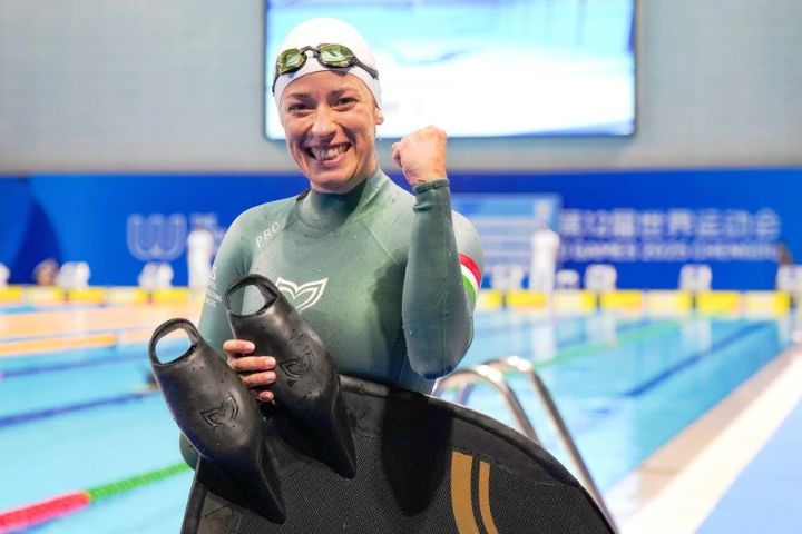 【成都世運會】匈牙利名將特勒奇克憋氣 游出自由潛女子蹼泳世界紀錄