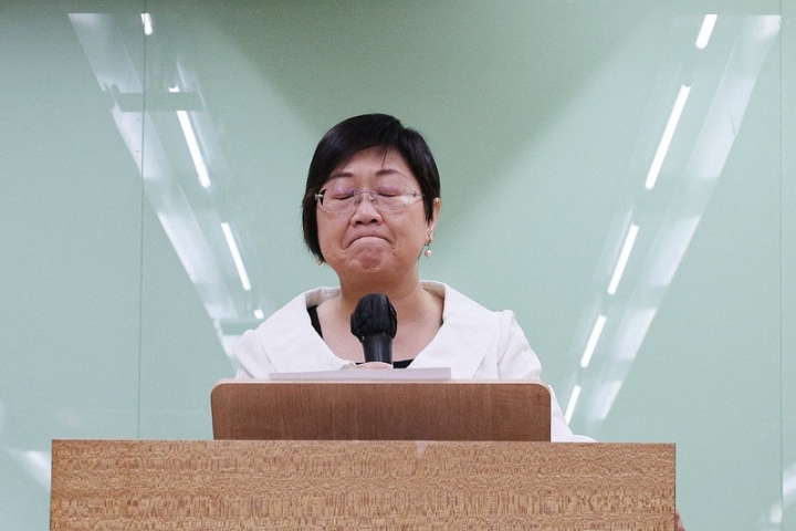 徐佳青黑料未止！自稱駐外人員網友爆：因幫收行李太慢挨罵「大小姐」