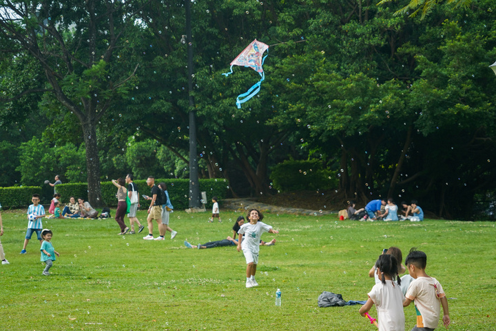 2波鋒面接力本周晴雨交替　東南部防焚風侵襲