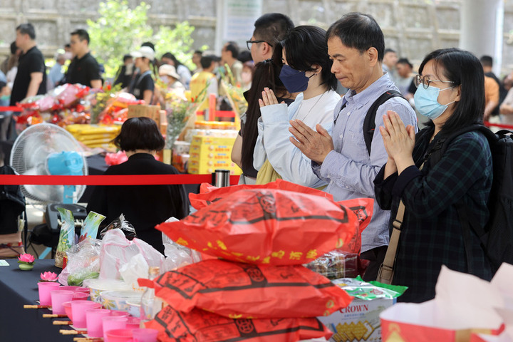 清明期間民眾習慣出外祭祖。圖/取自中央社