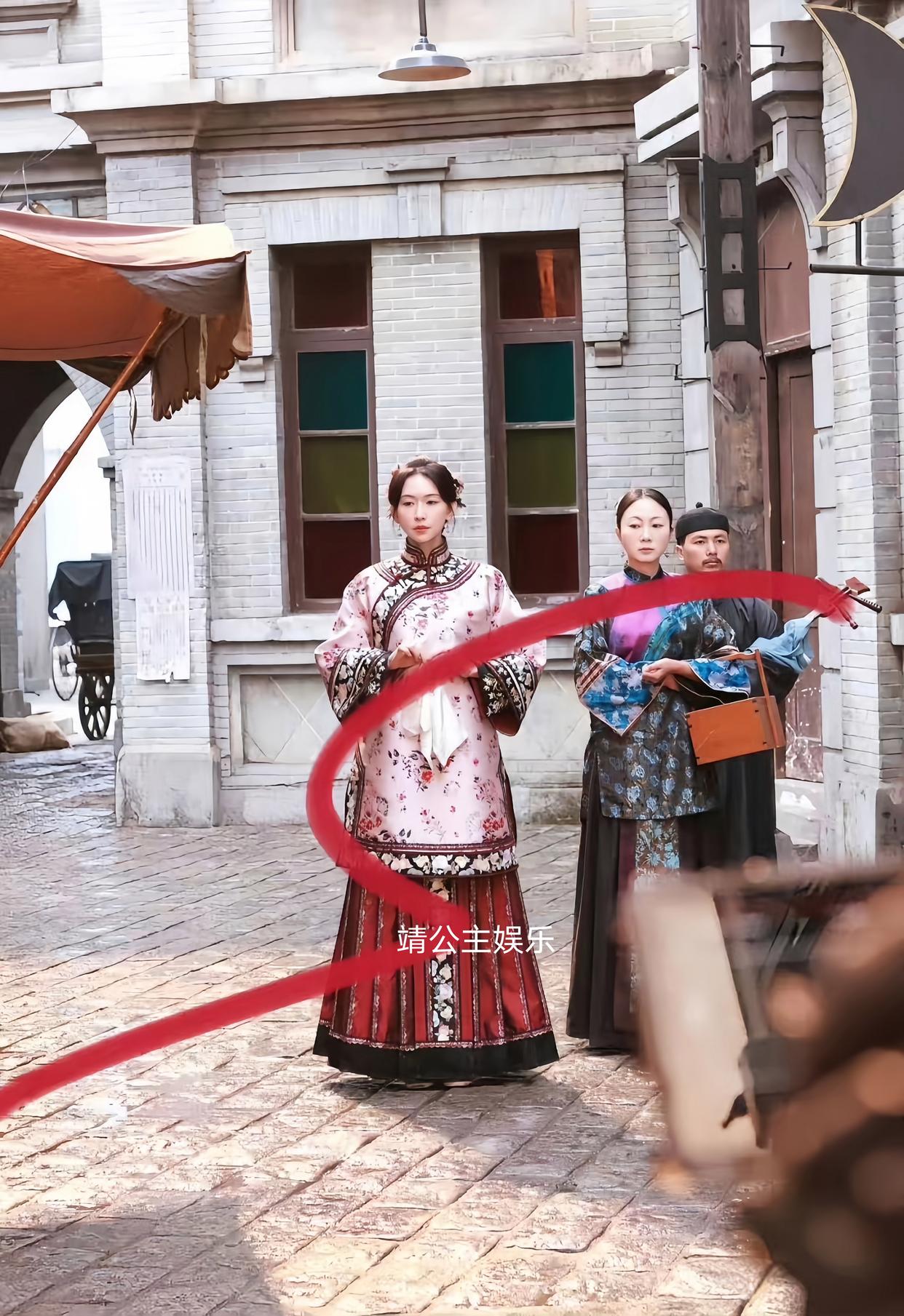 林志玲客串演出央視體系電視劇《玉蘭花開君再來》,但該劇25日公布正式演員名單時,外界卻發現林志玲名字已不見,被刪掉了。圖/取自靖公主娛樂