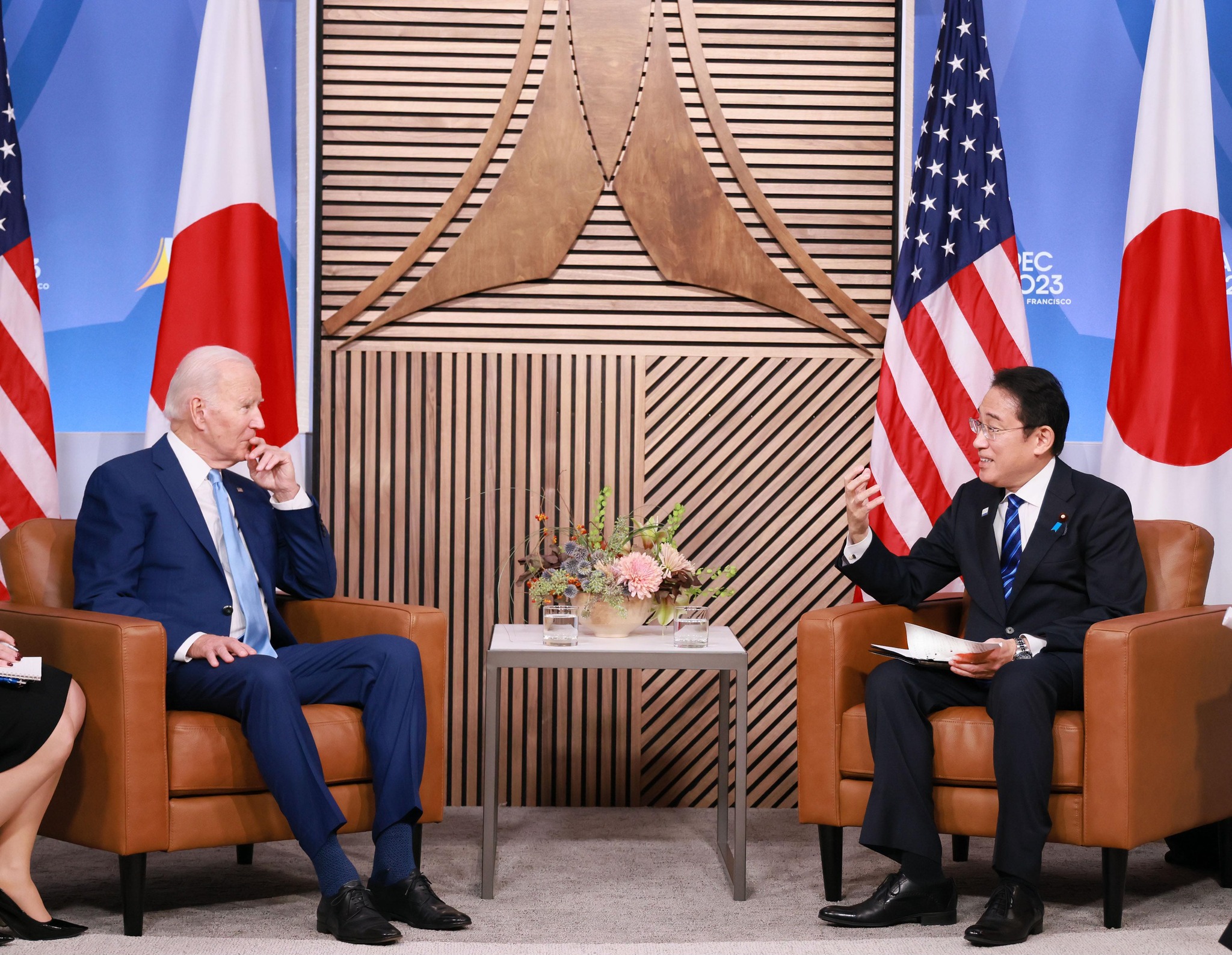 拜登將與岸田文雄（右）進行會晤，並將美日兩國將定位成全球夥伴關係。圖/取自首相官邸臉書