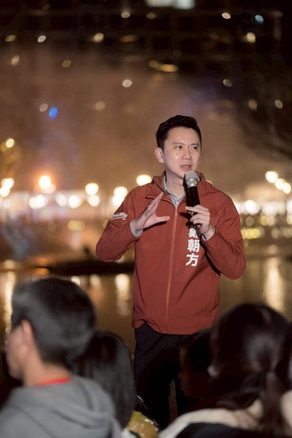 民進黨新竹縣長參選人鄭朝方(圖)及其家族,遭質疑新竹縣竹東鎮土地開發利益涉及逃漏稅,金額逾1.15億元。圖/取自鄭朝方臉書