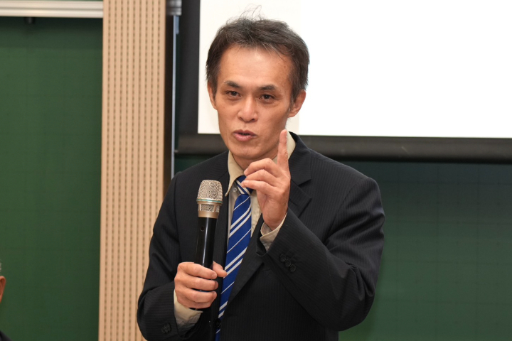 學者聶建中直言，川普政府向來明碼標價，但政府卻以保密協議為由進行經貿黑箱作業。圖/記者梁鴻欣攝
