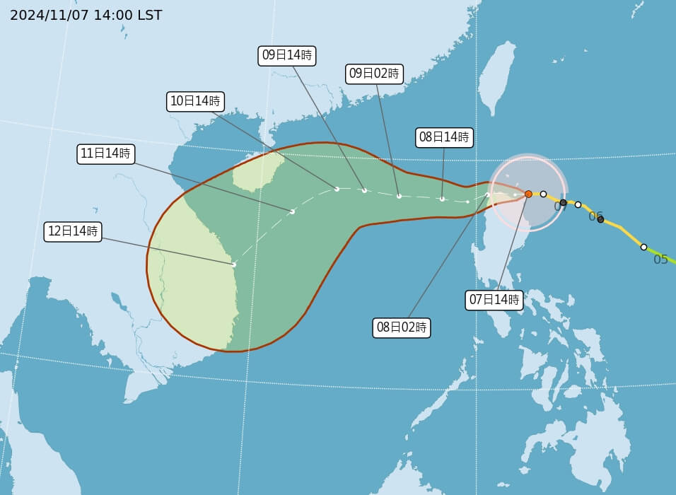 強颱銀杏往西前進，對台灣無直接影響。圖/取自中央氣象署