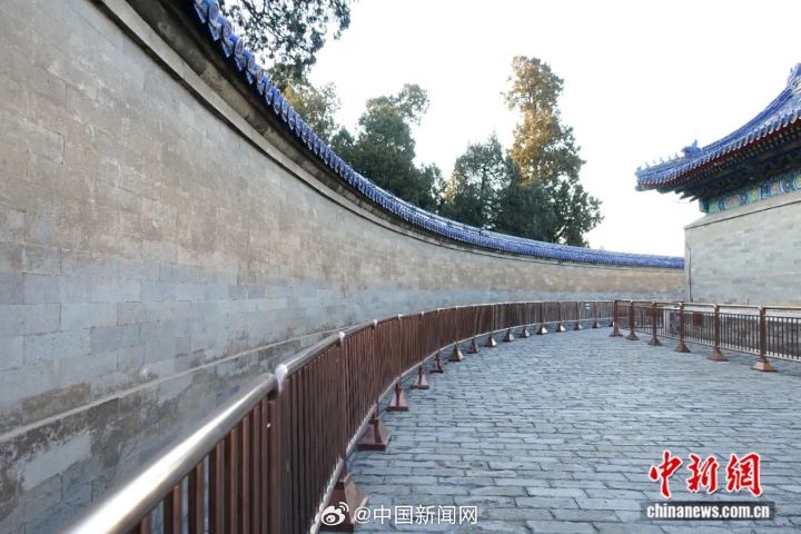 天壇皇穹宇外著名的回音壁,則展現中國古代聲學技術。圖/取自中新網