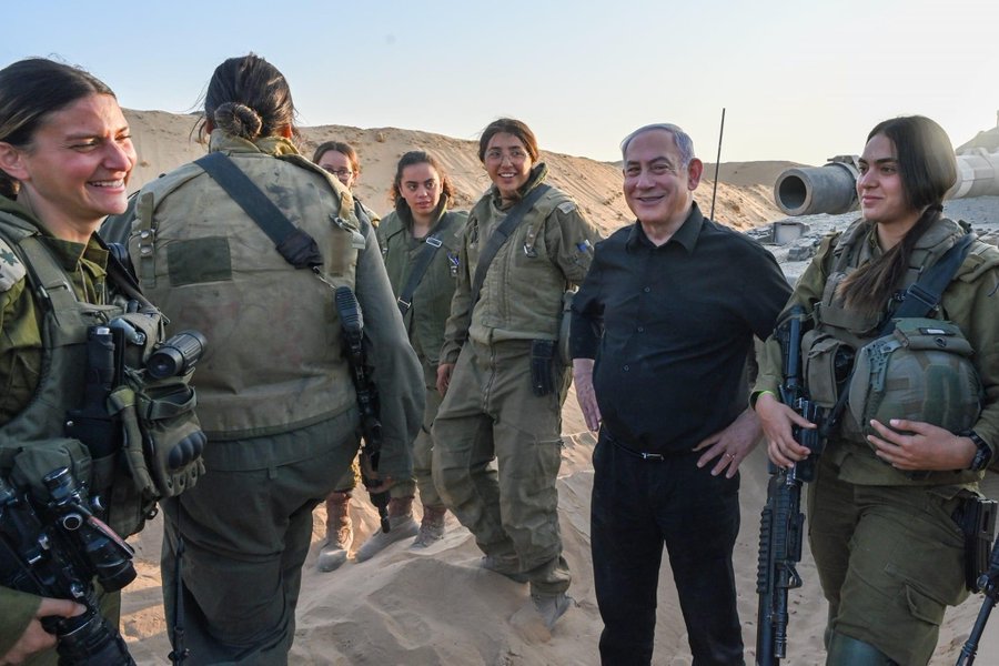 以色列總理納坦雅胡(右二)表示不排除攻擊南部邊境城市拉法。圖/取自納塔雅胡X