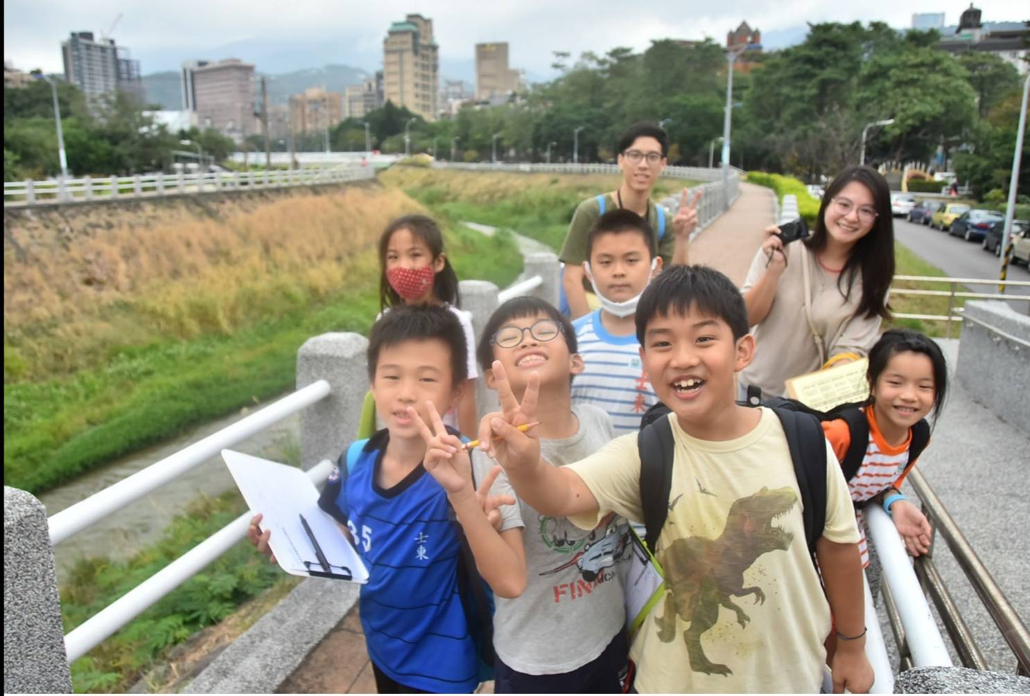 守護磺溪，老圃與學校合作，讓環境教育從小做起。圖/蔡秀瓊提供