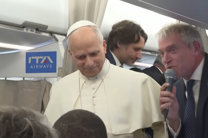 川普揚言對委內瑞拉進行地面戰　教宗籲勿以武力推翻馬杜洛