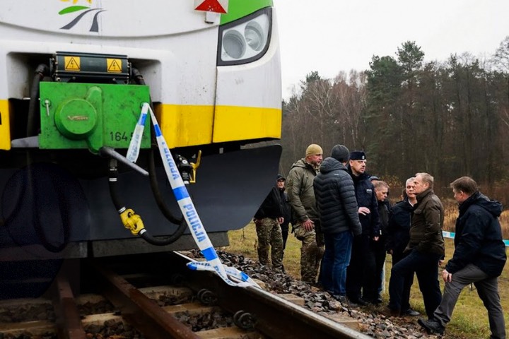 援烏關鍵鐵路遭人為炸毀　波蘭總理：前所未見的蓄意破壞
