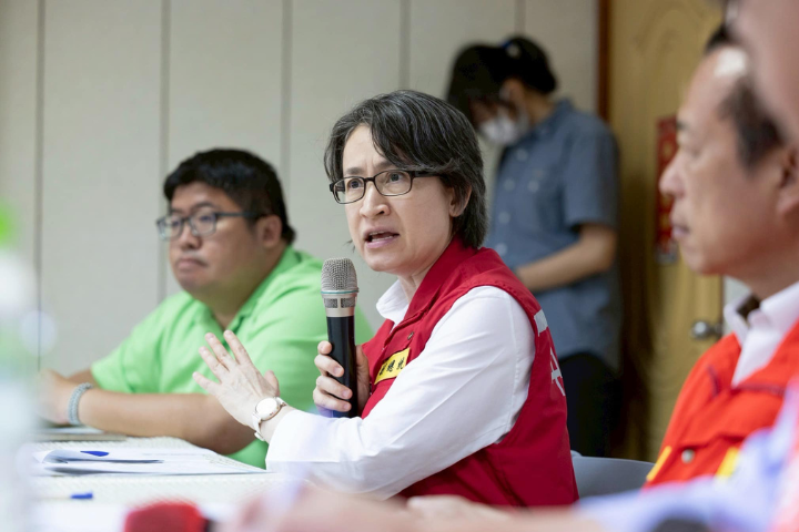 颱風重創中南部，副總統蕭美琴則說，「鼓勵台灣各地青年回到故鄉，協助長輩或親人整理家園」引發批評。圖/取自蕭美琴臉書