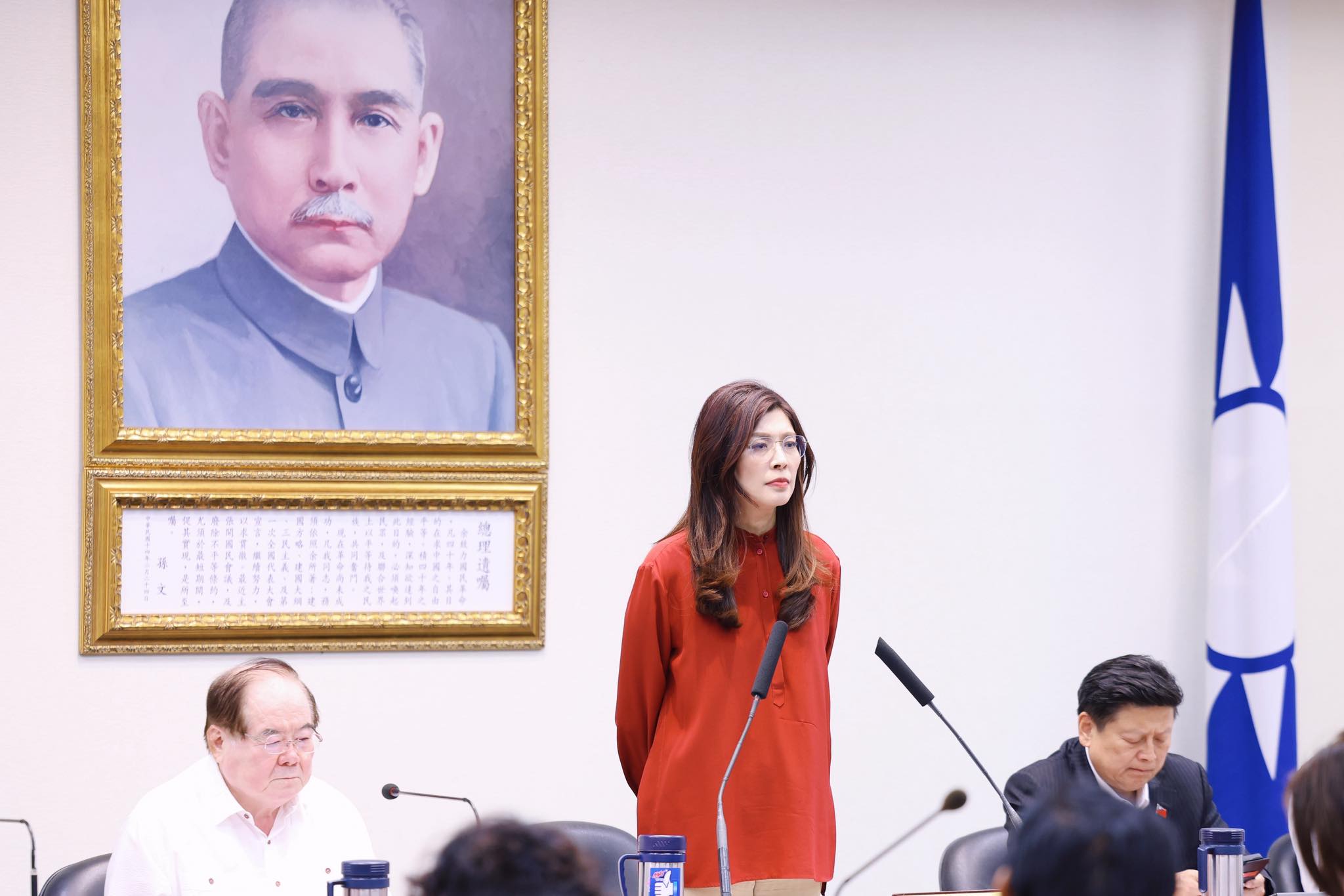 【陳朝平專欄】老藍嬲為什麼不愛3800億+N?