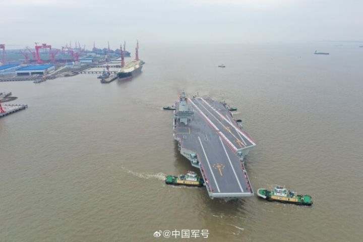 003型航母「福建」艦，直接採用彈射起飛，起飛艦載機的頻率，要遠超滑躍起飛航母。圖/取自中國軍號微博