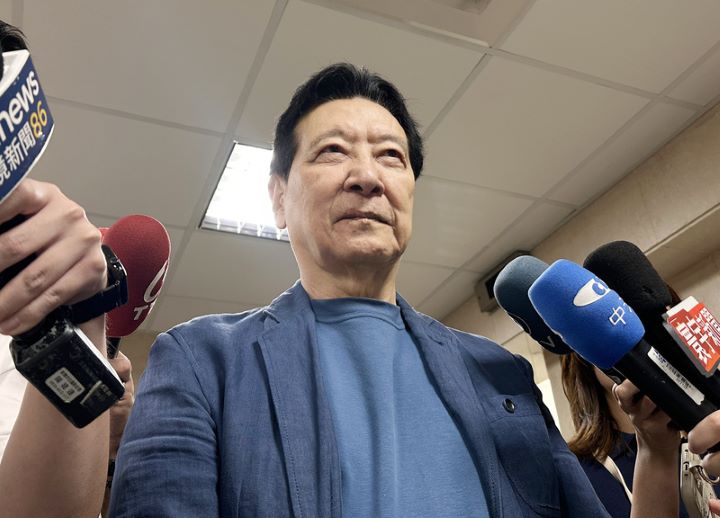 廣播節目「趙少康時間」主持人趙少康（圖）14日專訪民進黨台北市長參選人沈伯洋。節目結束後，趙少康接受聯訪。圖/中央社