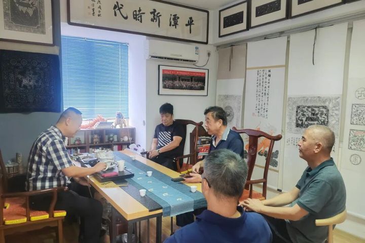 李義虎率團參訪平潭麒麟文化研究院，圍繞兩岸文化交流合作及中華優秀傳統文化創造性轉化、創新性發展等議題深入座談。圖/麒麟文化研究院提供