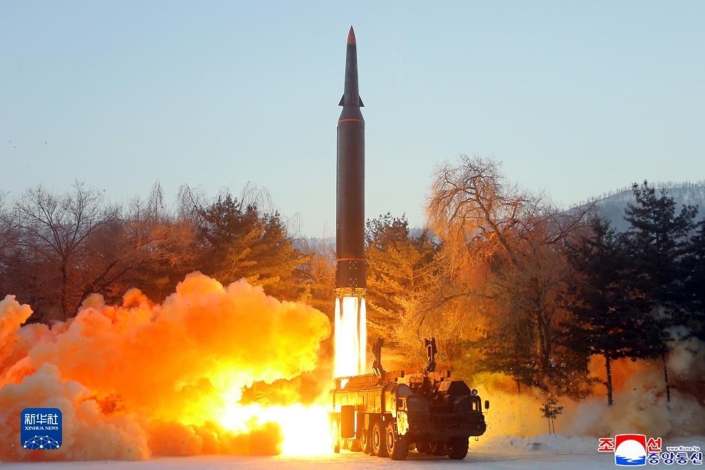 北韓向俄羅斯提供了彈道飛彈及其他武器。圖/取自新華社