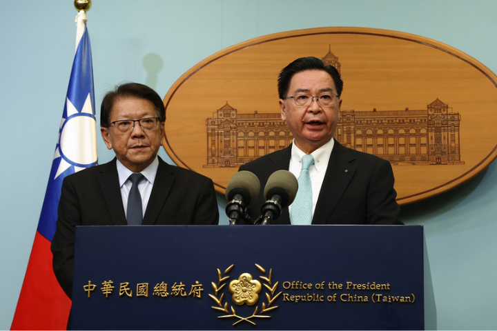 駐美代表處再爆醜聞！吳釗燮愛將為子喬簽證、高官偷衛生紙　外交部回應了