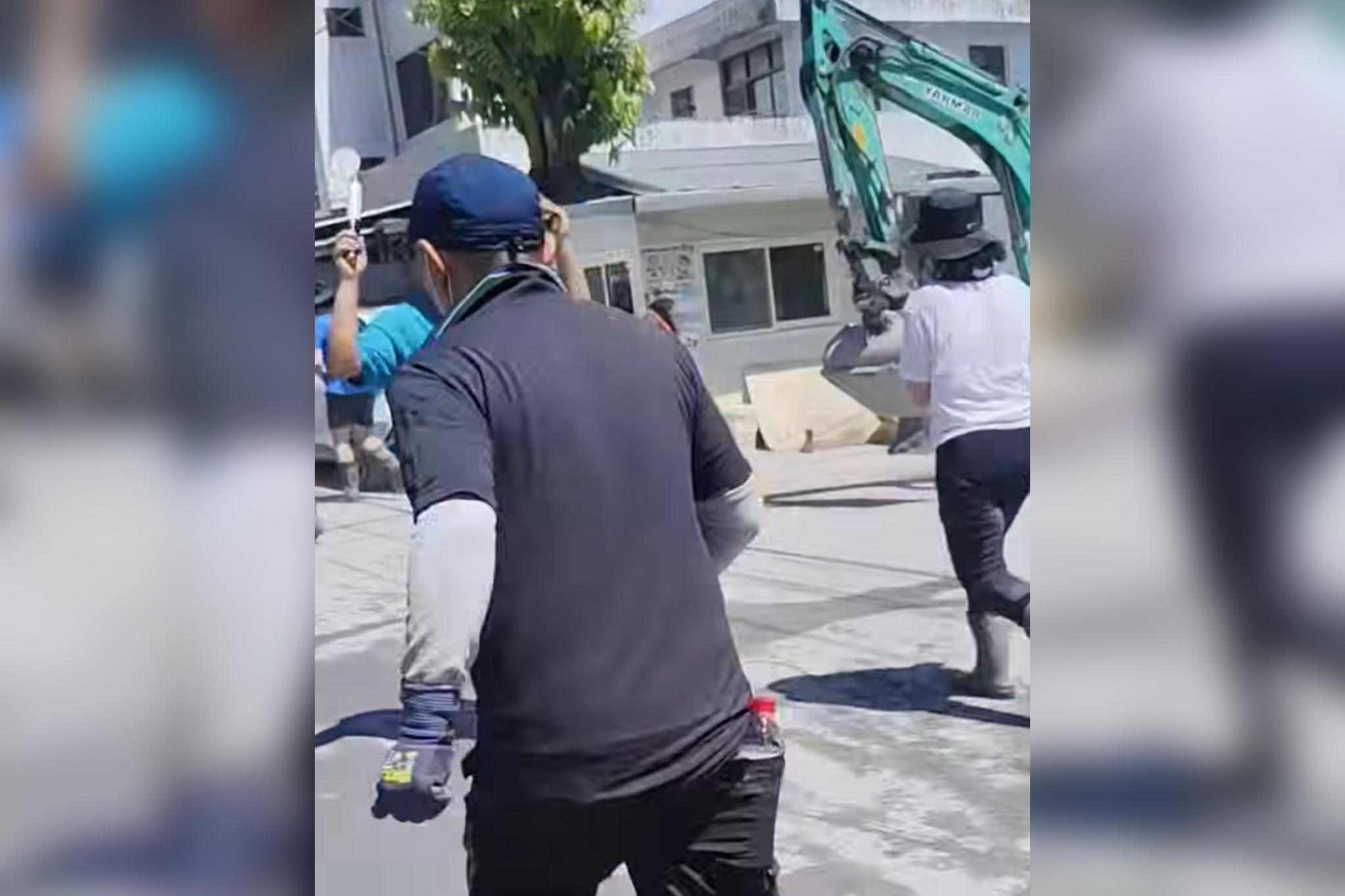 花蓮光復鄉28日因有群眾互相喊「水來了」，因此許多志工、災民再次避難，所幸是虛驚一場。圖/取自Do Yoga花蓮 臉書 