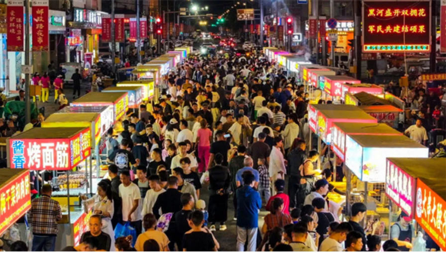 自從實施免簽後，大陸北方鄰近俄羅斯的黑河市，就經常可見大批俄國遊客。圖/取自黑龍江省文旅局