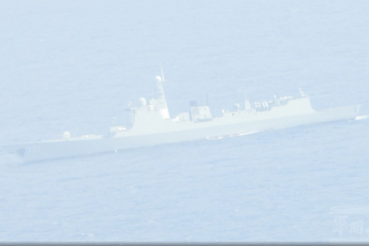 國軍監控共軍旅洋2型052C型飛彈驅逐艦。圖/國防部提供