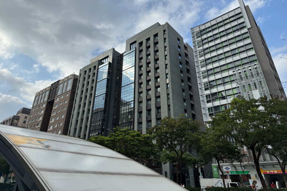 受川普關稅戰波及，住商機構統計，全台4月交易量月減22.9%，年減46.1%。圖／黃楚甯攝