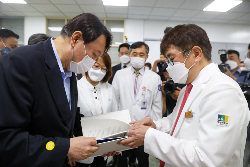 韓國醫生罷工抗議2周 政府開鍘吊銷執照