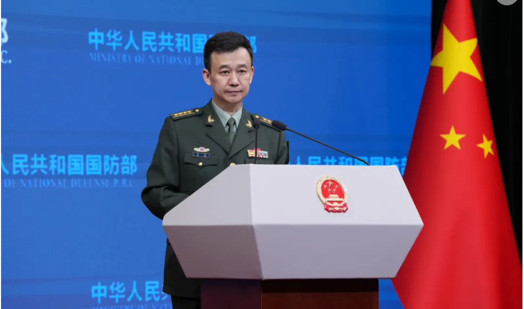 大陸國防部發言人吳謙27日在例行記者會上點名批判賴總統的兩岸互不隸屬說。圖/取自大陸國防部